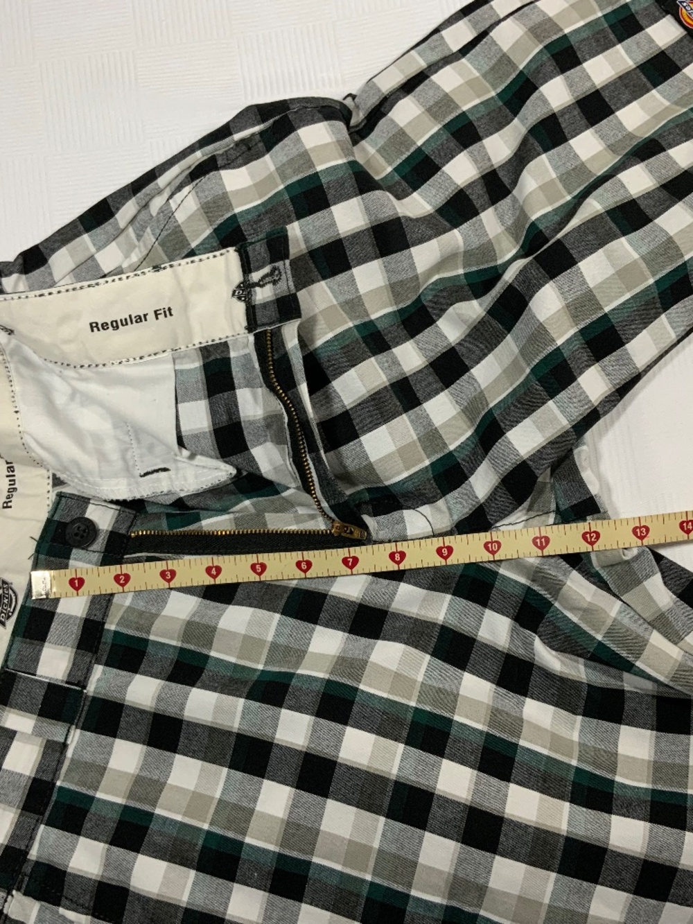 2 Each Dickie's Regular Fit Plaid Shorts - Picture 13 of 15